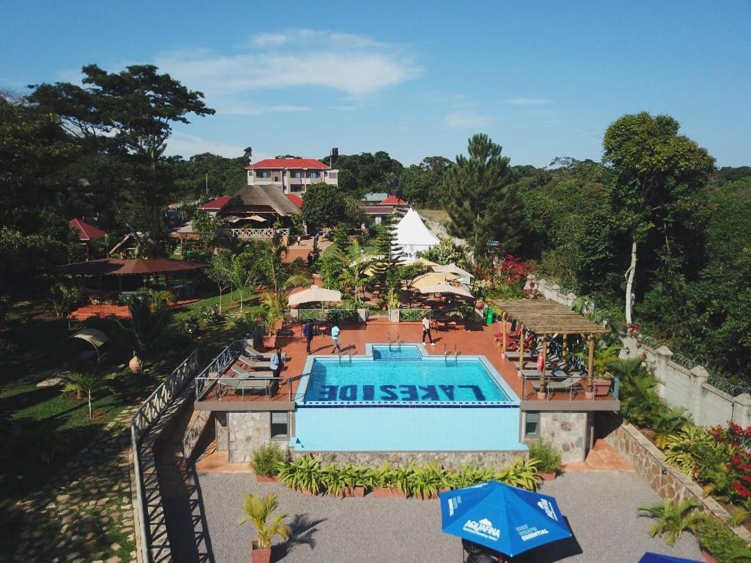 The Lakeside 恩德培 外观 照片